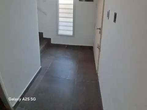 Depto Tipo Casa en Venta en Villa Ballester, USD 137.000