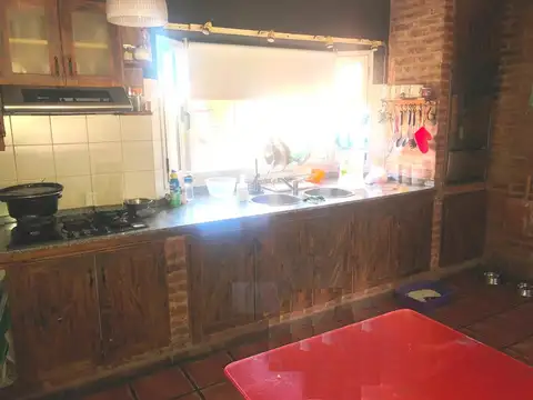 Casa 5 ambientes con 3 baños