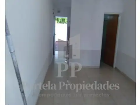 Depto Tipo Casa en Venta en Villa Luzuriaga, USD 68.000