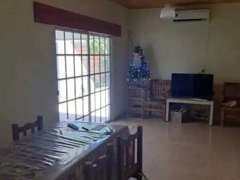 Casa 5 ambientes con 1 baño