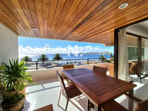 En venta apartamento de 3 dormitorios en suite en Puerto,Punta del Este.
