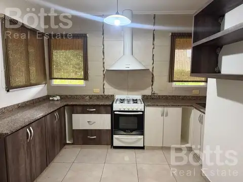 Casa en Alquiler en Moreno, USD 1.400