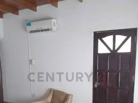 VENTA DE CASA CON AMPLIO LOTE  EN MORON NORTE