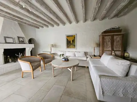 Casa en Alquiler de 4 dormitorios