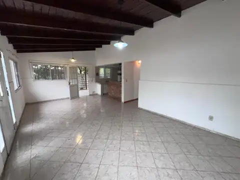 Casa en Alquiler en Villa Elvira, $ 800.000