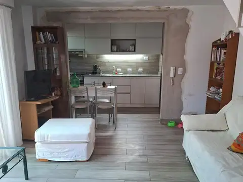 Depto Tipo Casa en Venta en Munro-Este, USD 150.000