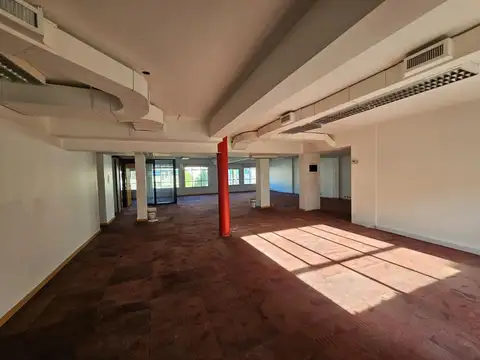 Oficina en Alquiler al Norte