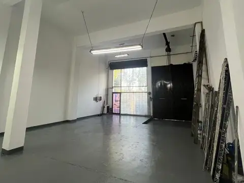 Galpon en Venta en Versalles, USD 850.000