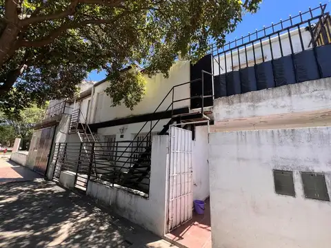 Depto Tipo Casa en Venta 50 años
