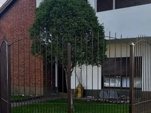 Casa - Venta - Argentina, Avellaneda - LINCOLN  1192