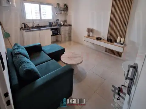 VENTA DEPARTAMENTO AMOBLADO DOS AMBIENTES CON BALCÓN EN QUILMES CENTRO.