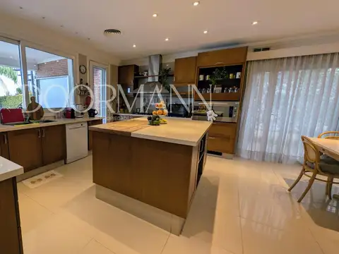 Casa en Venta al Este