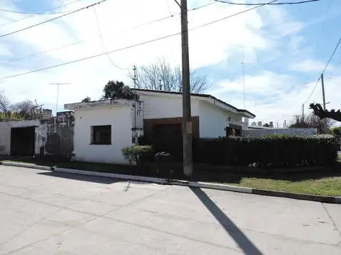 Casa 5 ambientes con 1 baño