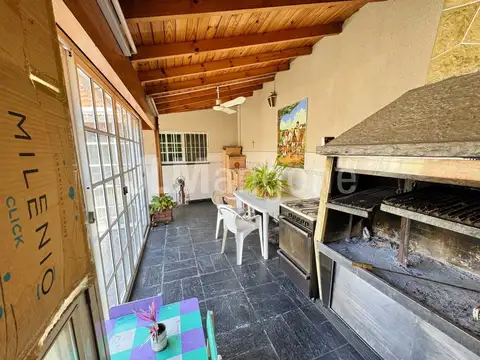 Depto Tipo Casa 3 ambientes con 2 baños