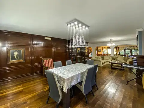 Casa 5 ambientes con 3 baños