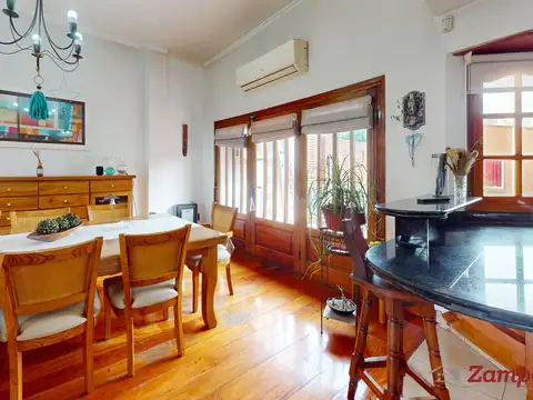 Casa en Venta con 3 cocheras