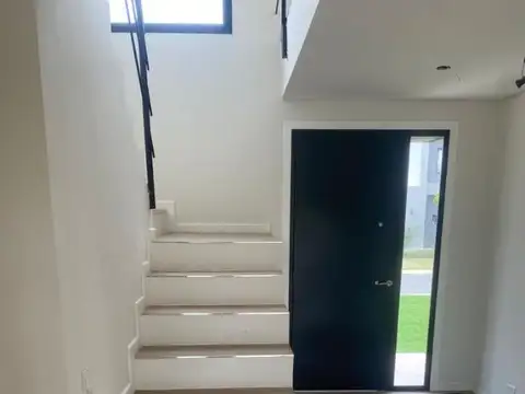 Casa en Venta en Belen De Escobar, USD 275.000