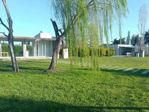 LOTE EN VENTA DE 650 M EN BARRIO PRIV BRUJAS PILAR