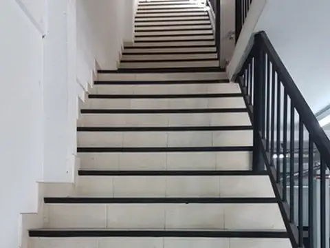 VENTA LOCAL COMERCIAL CALLE 21 BERAZATEGUI