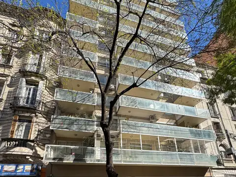 Recoleta Venta Gran 3 ambientes Luminoso al frente Nuevo con cochera amplia cocina con comedor