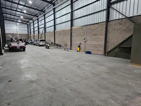 Galpon en Eva Peron 5000