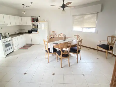 Casa en Venta en San Nicolas De Los Arroyos, USD 160.000