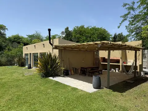 Venta - Casa - monoambiente - Los Pinos - Exaltacion de la Cruz -