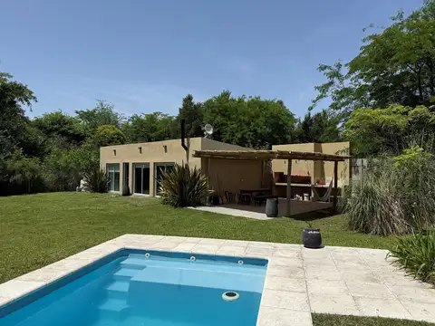 Venta - Casa - monoambiente - Los Pinos - Exaltacion de la Cruz