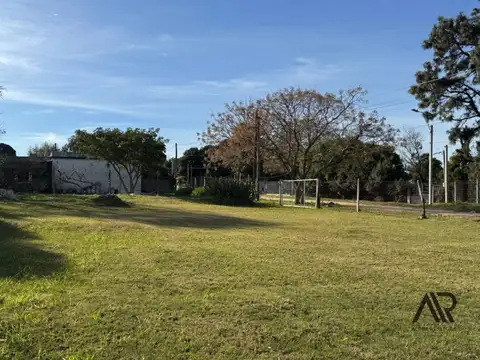 Terreno con Casa en venta en Canelones