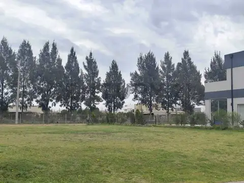 VENTA DE LOTE DE 800 M2 PROXIMO A LAGUNA CLUB DE CAMPO CRUZ DE SUR