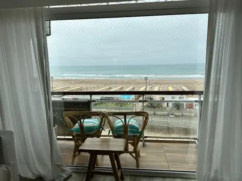 HERMOSO SEMI PISO FRENTE AL MAR