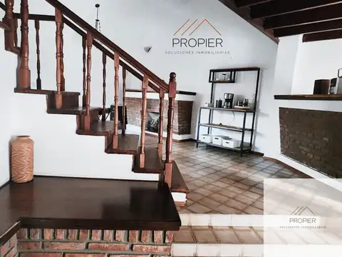 Casa en Venta con 2 cocheras