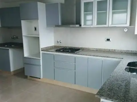 Departamento 4 ambientes con 3 baños