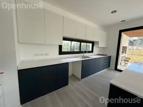 Casa 5 ambientes con 2 baños