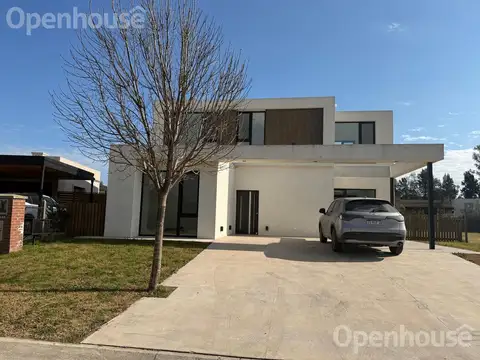 MAGNIFICA CASA EN EL BARRIO DE SANTO TOMÁS 5 AMBIENTES