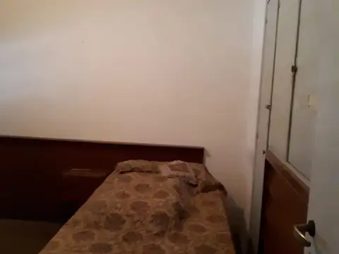 Casa 4 amb. en esquina - VENTA