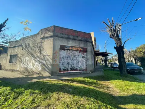 CASA CON LOCALES VILLA BALLESTER