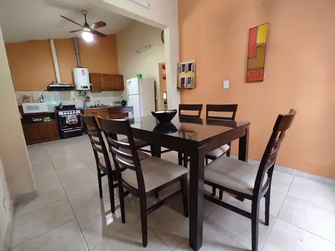 Casa 5 ambientes con 1 baño