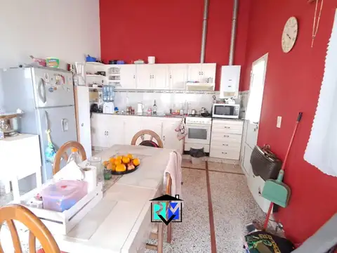 Casa en Venta con 4 cocheras