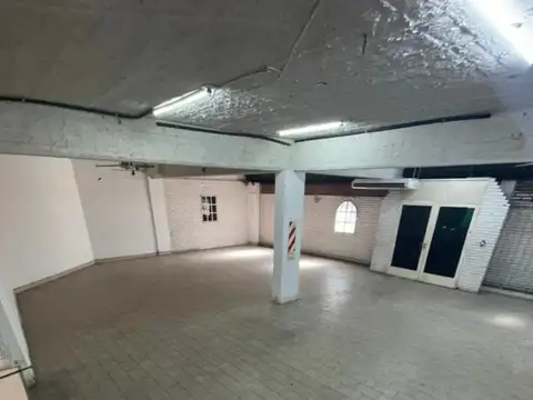 Local en Alquiler Via Pública