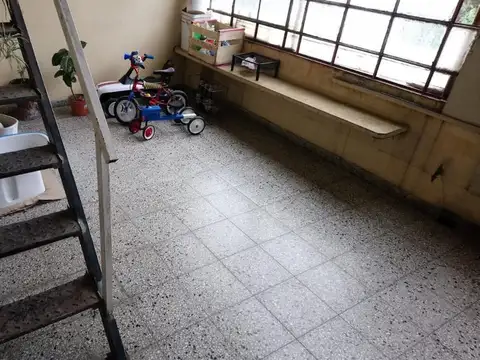 Venta Casa con galpón sobre Avenida Francia- Rosario