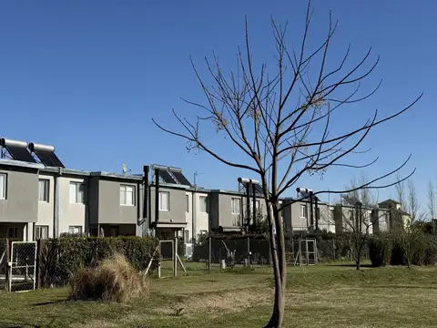 CASA ESTILO DUPLEX A ESTRENAR -  DECS TORTUGAS