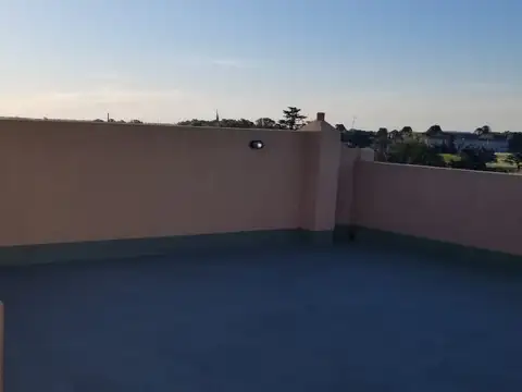 EN VENTA COCHERA CUBIERTA EN EDIFICIO A SOLO 2 CUADRAS DE LA ESTACION EL PALOMAR - FICHA 6474