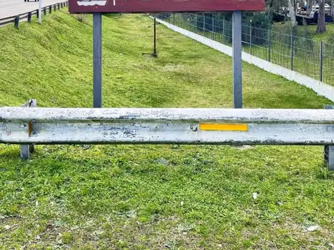 Casa en venta c/ cochera en Santiago Vázquez