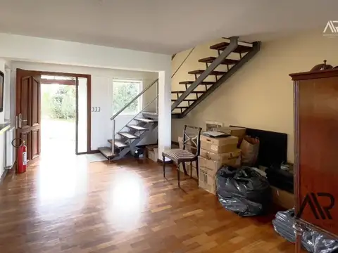 Casa en venta c/ cochera en Santiago Vázquez