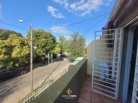 Depto Tipo Casa en Venta con 1 cocheras