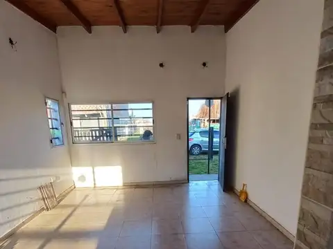 Casa 3 ambientes con 1 baño