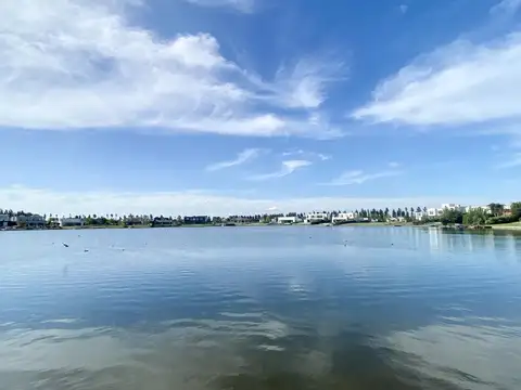 Lote a la Laguna en San Gabriel Villa nueva