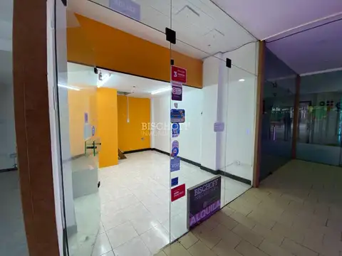 LOCAL EN ALQUILER, EN GALERIA CENTRICA, VILLA GESELL