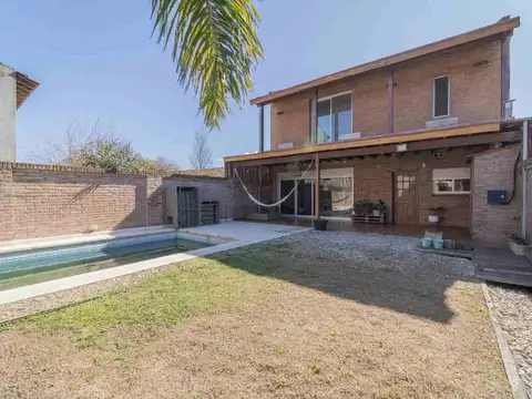 VENTA CASA ALTOS DE PACHECO 5 AMB. JARDÍN PILETA